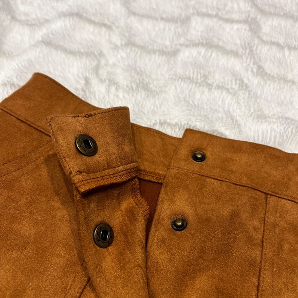 Persun Button Down Faux Suede Skirt (Toffee color) - Picture 4 of 8